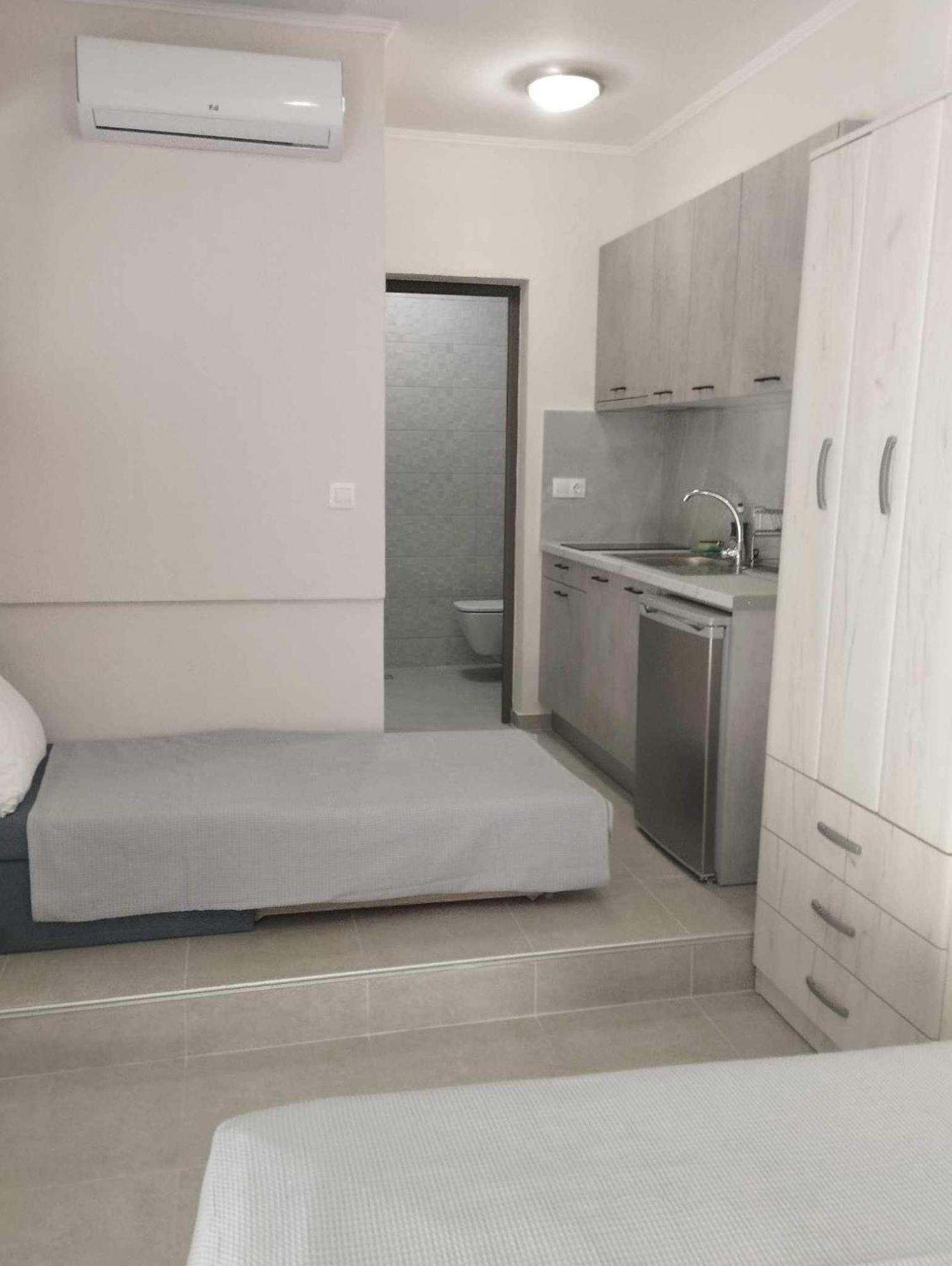 Daniela Apartments Nea Roda Exteriér fotografie